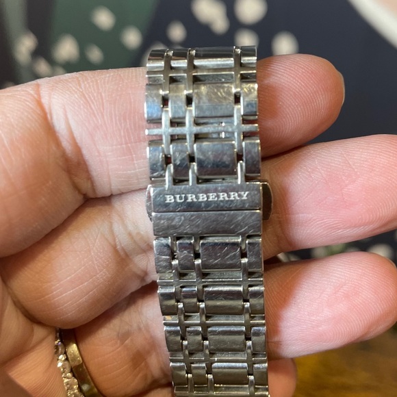 Burberry Checked Watch - Picture 3 of 10